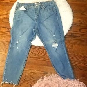 Levi crop jeans